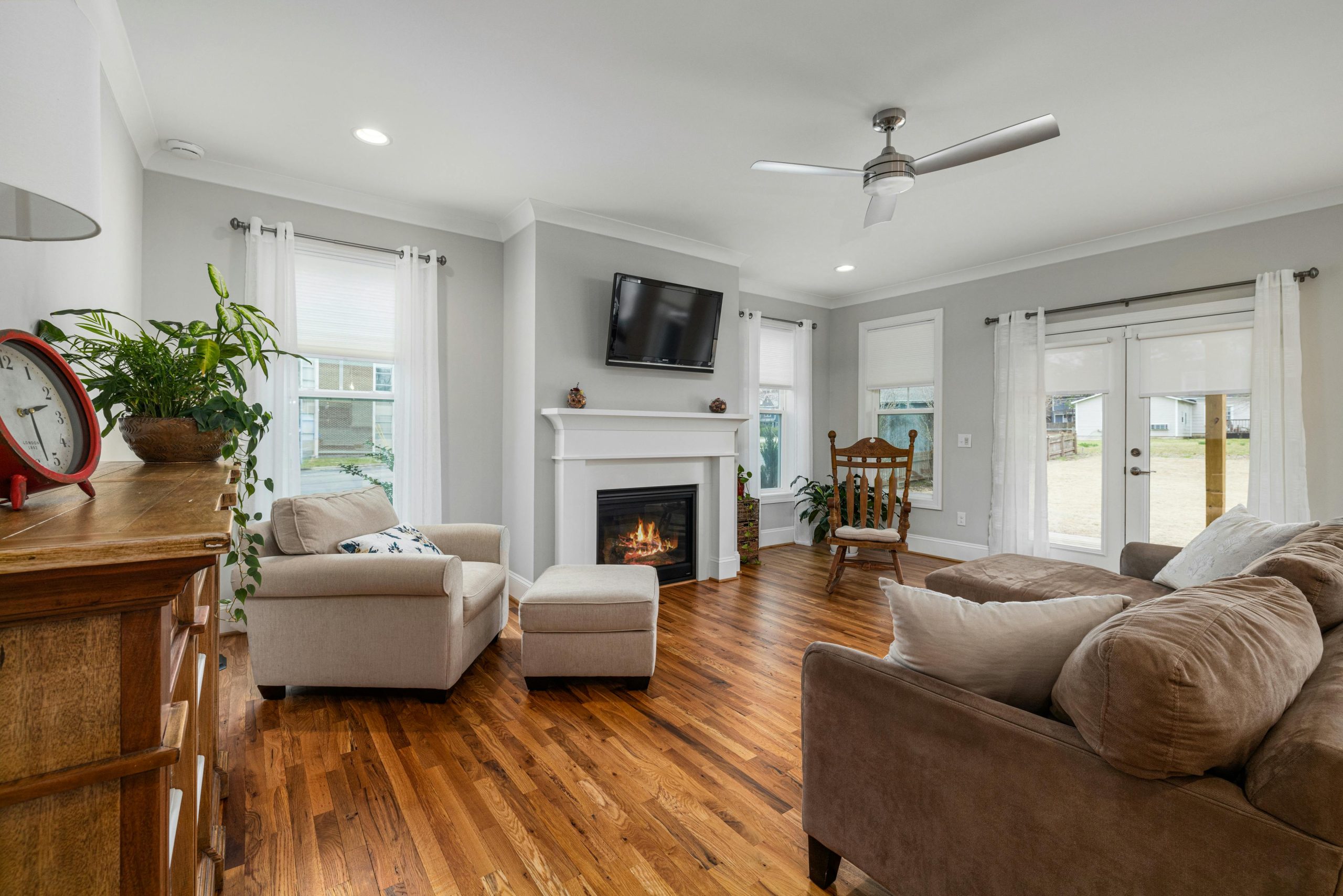 pexels-curtis-adams-1694007-11593507 salon